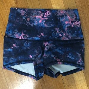 Lululemon High-Rise Boogie Short Size 6